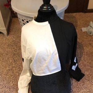 Long sleeve cropped top!